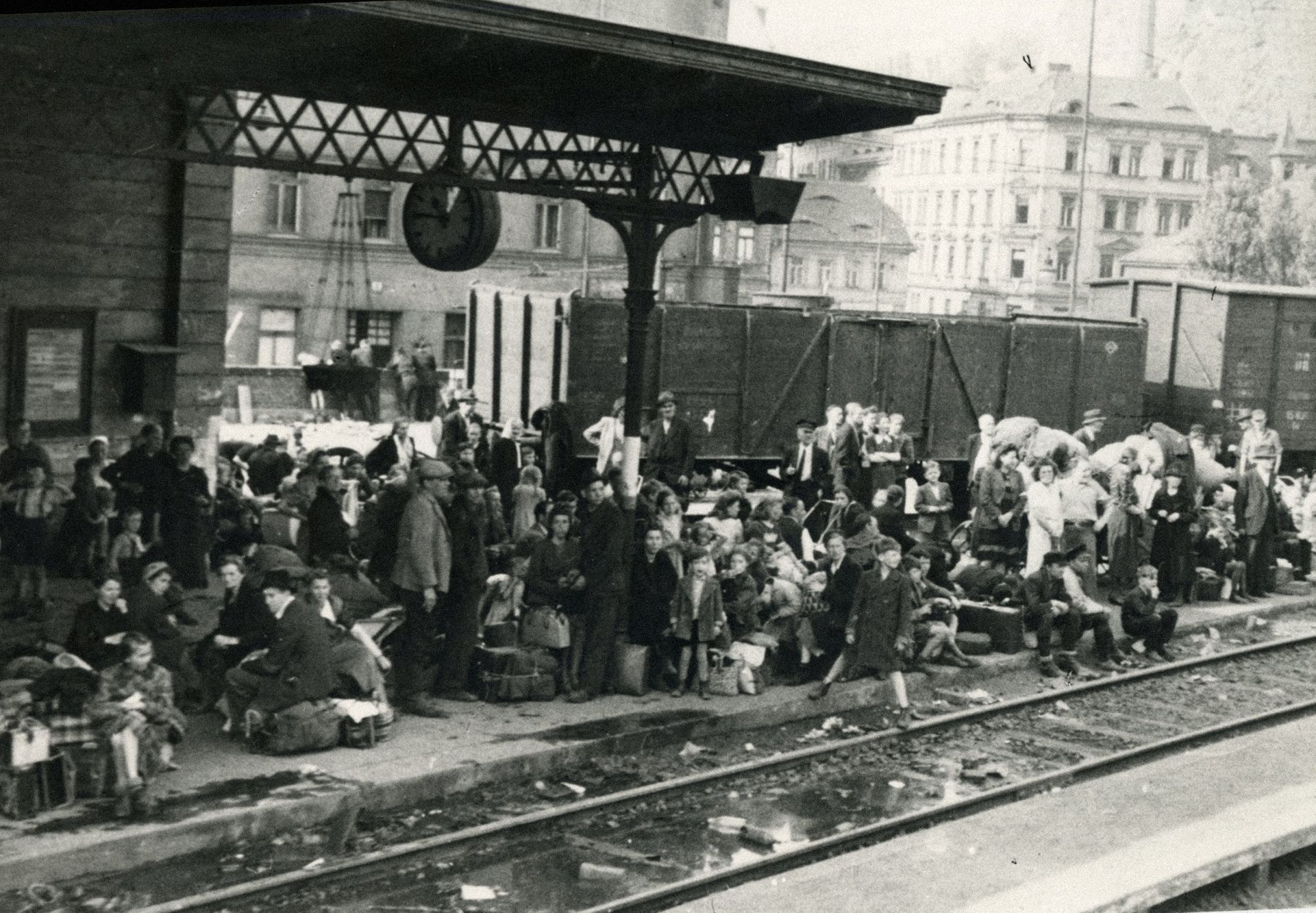 8 Uprchlíci z pohraničí v Praze